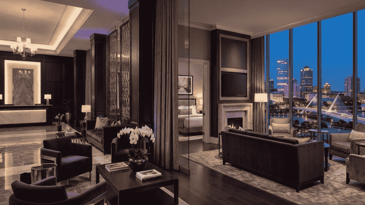 Top 10 Best Hotels in Milwaukee