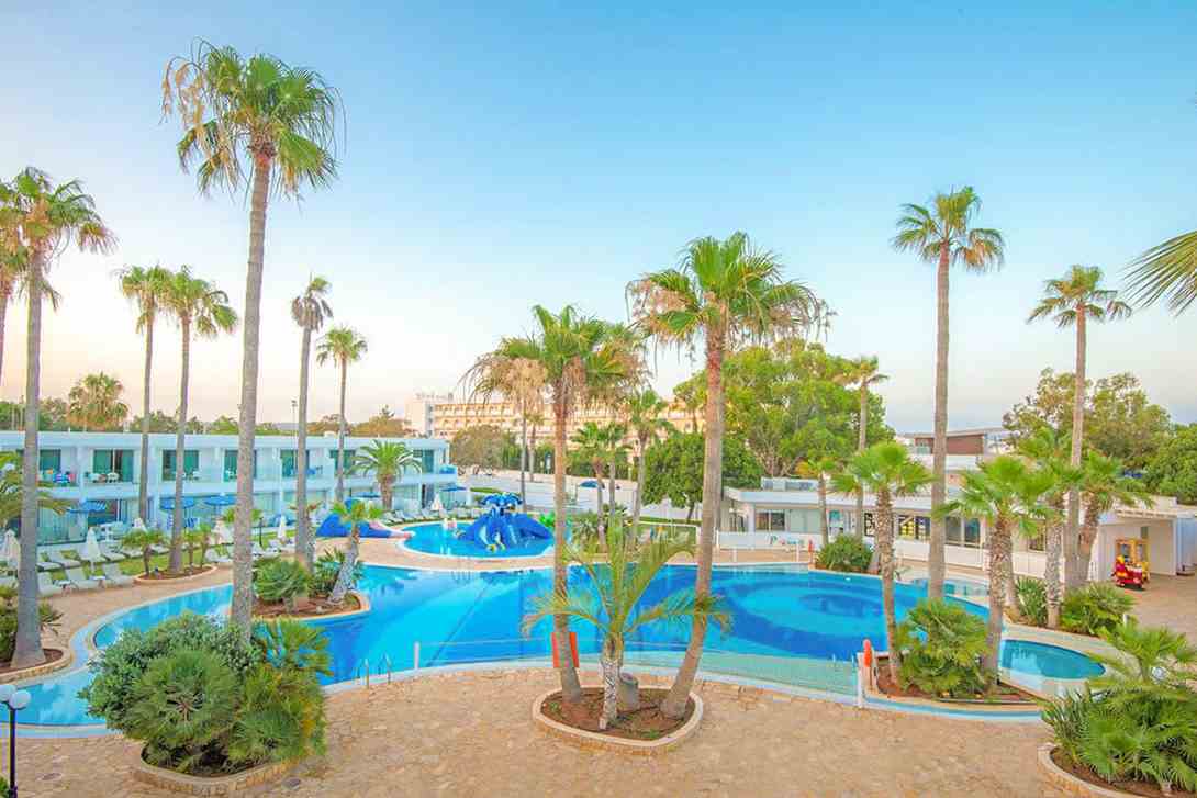 Dome Beach  Hotel