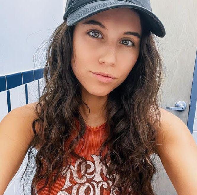 Lia  Russell